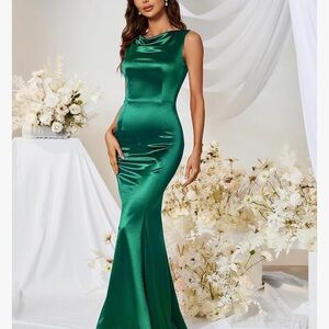 Muxxn Elegant Green Evening Gown